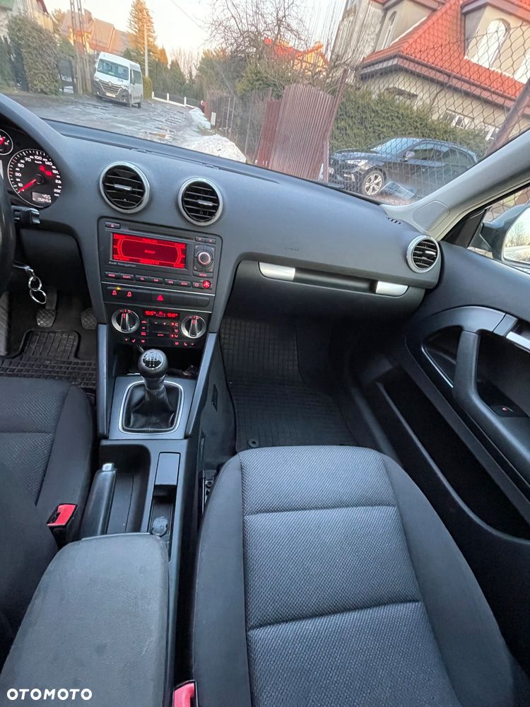 Audi A3 3-drzwiowe 1.6 TDI DPF Ambiente - 7