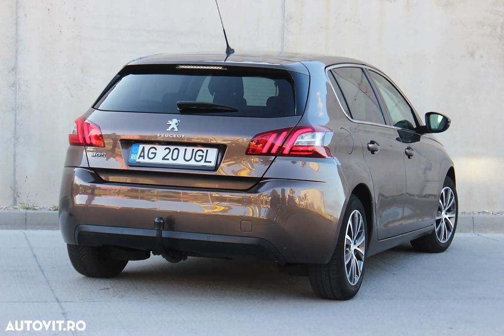 Peugeot 308 1.2 L PureTech Turbo Access - 17