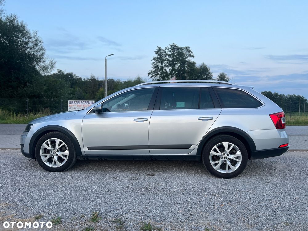 Skoda Octavia Scout 2.0 TDI 4x4 DSG - 3