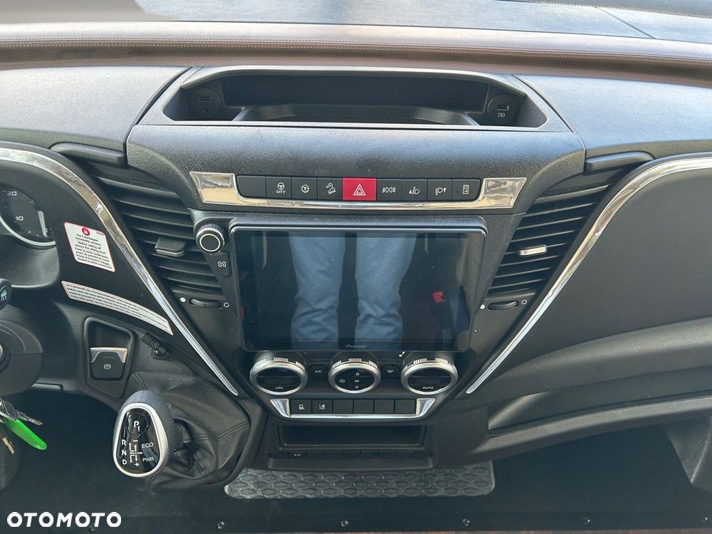 Carthago CHIC S-PLUS - 17