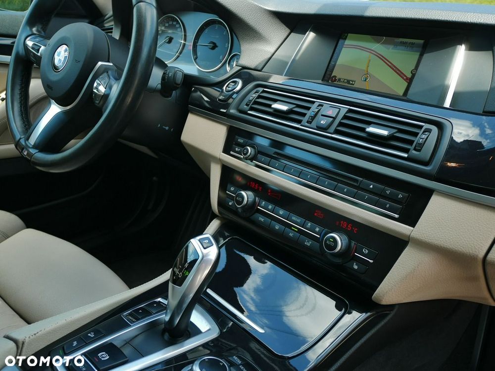 BMW Seria 5 520d xDrive - 22