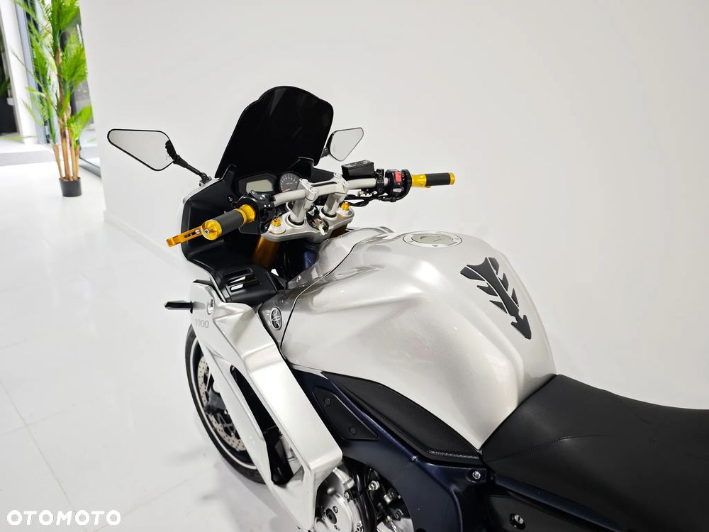 Yamaha FZ - 21