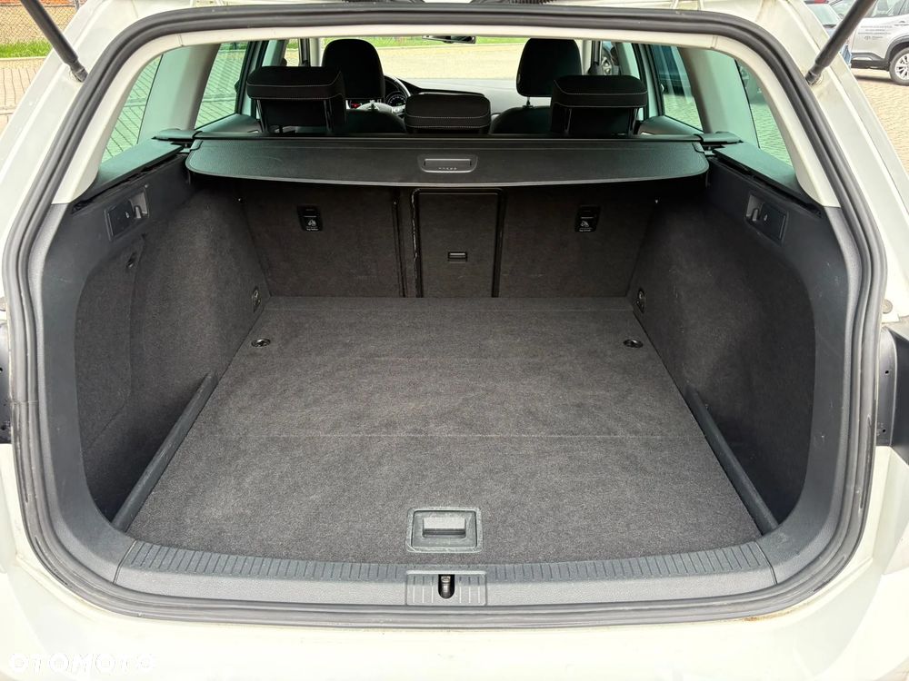 Volkswagen Golf 2.0 TDI DSG Sound - 26