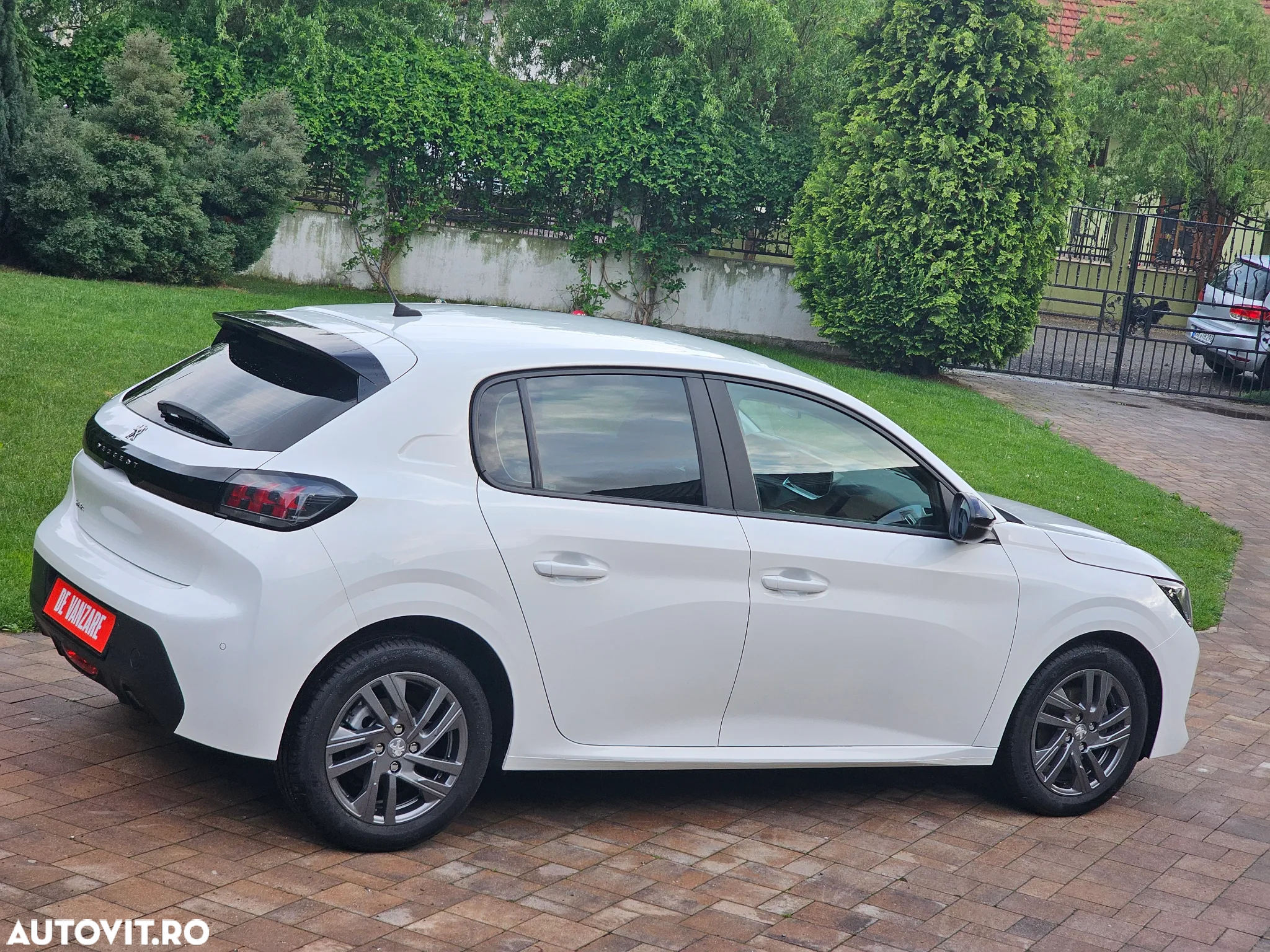 Peugeot 208 1.5 BlueHDi STT Allure - 14