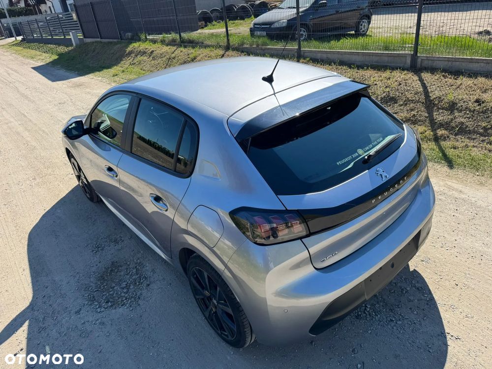 Peugeot 208 - 13