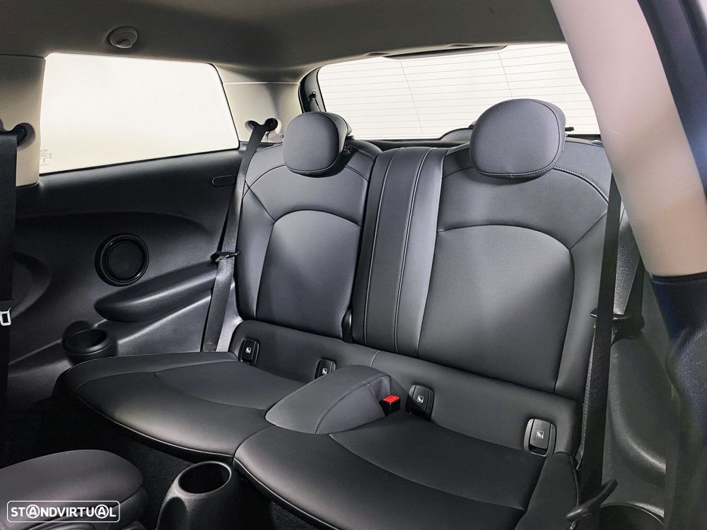 MINI 3 Portas Cooper SE Essential - 18