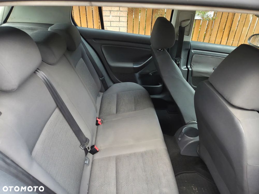 Volkswagen Golf - 20