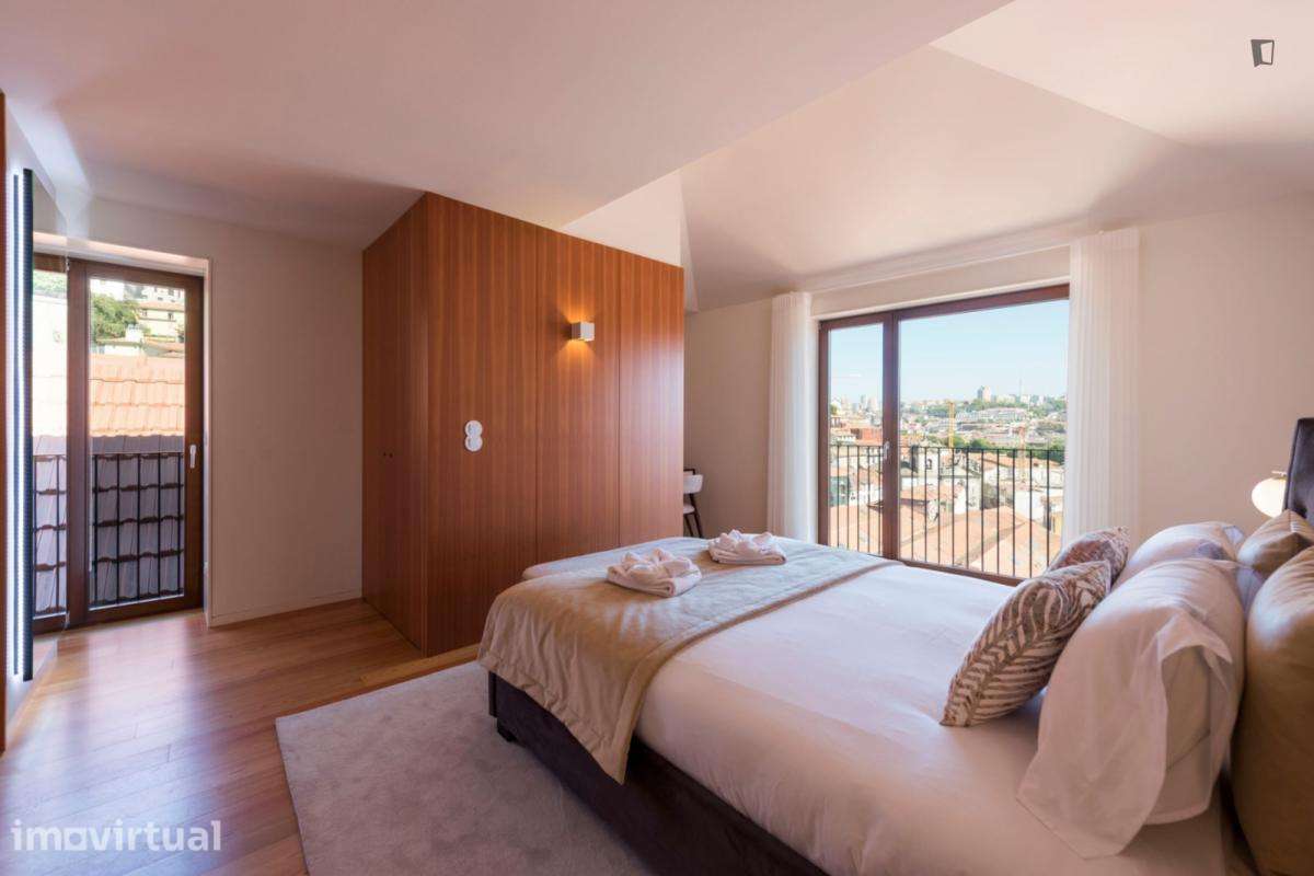 Apartamento com 2 quartos - localizado em Miragaia Porto - Grande imagem: 3/27