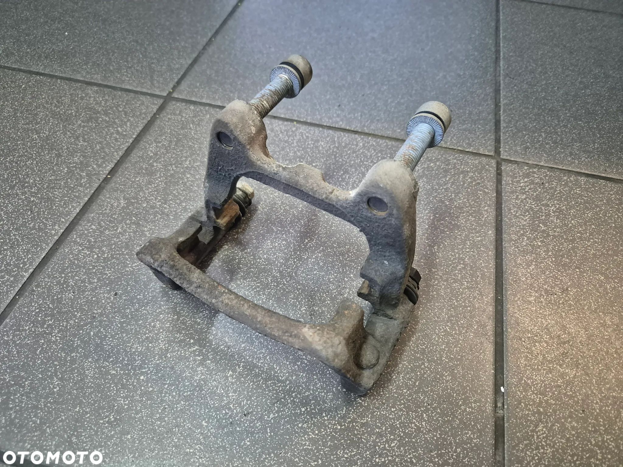 JARZMO HAMULCOWE TYŁ VW PASSAT B6 B7 9225/B ŚRUBY ŚRUBA JARZMA ZACISKU WYSYŁKA !!! - 1