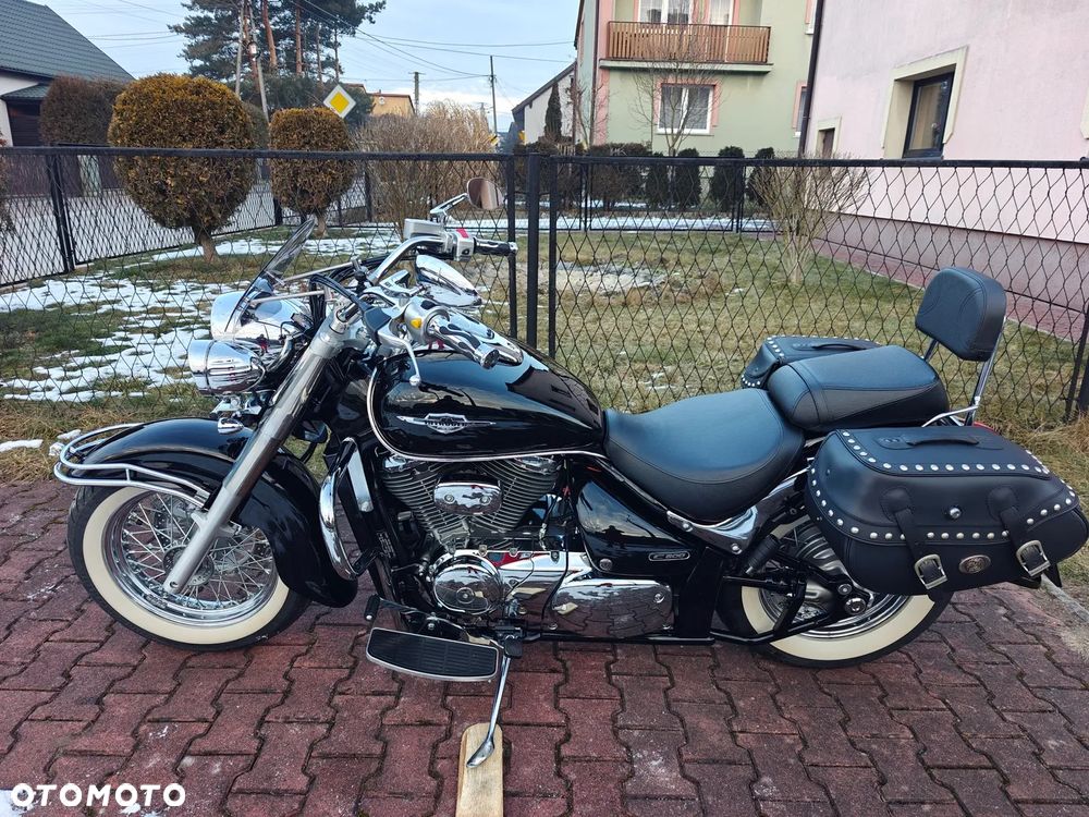 Suzuki Intruder - 18
