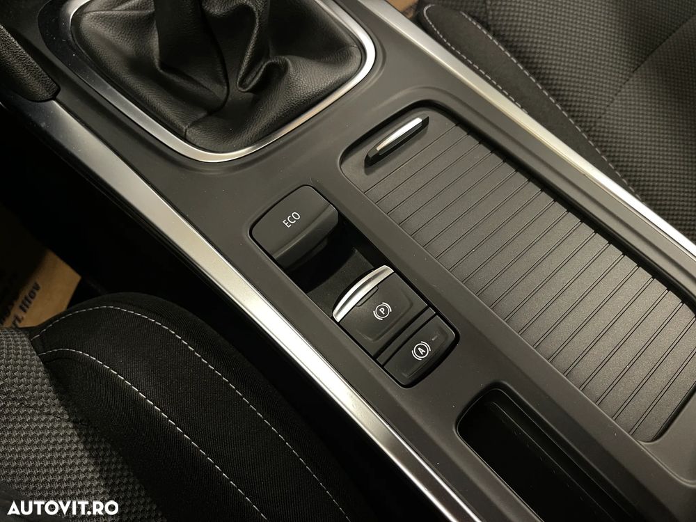 Renault Megane TCE 140 Equilibre - 21