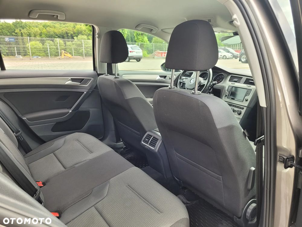 Volkswagen Golf 1.6 TDI BMT Comfortline - 19
