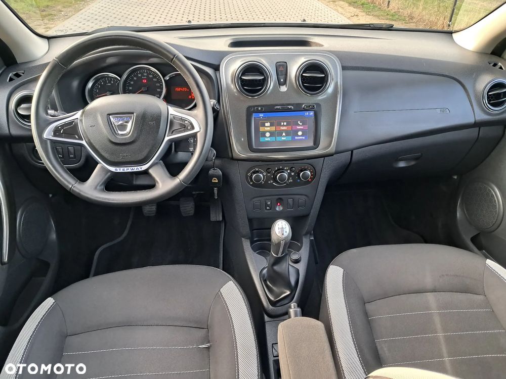 Dacia Logan TCe 90 S&S Stepway Celebration - 16