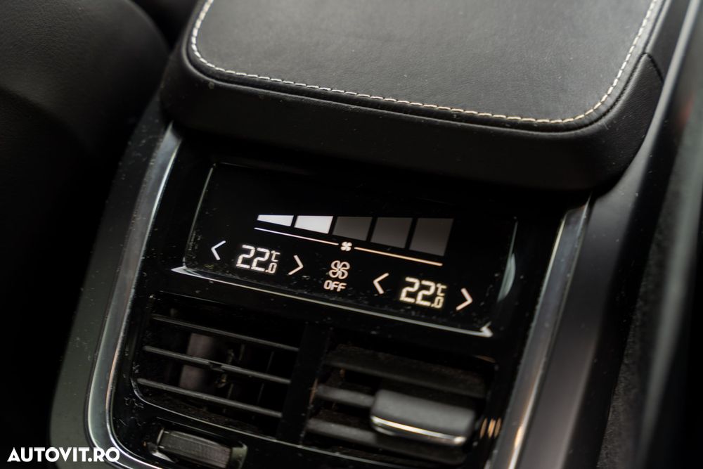 Volvo XC 90 D5 AWD Geartronic RDesign - 23