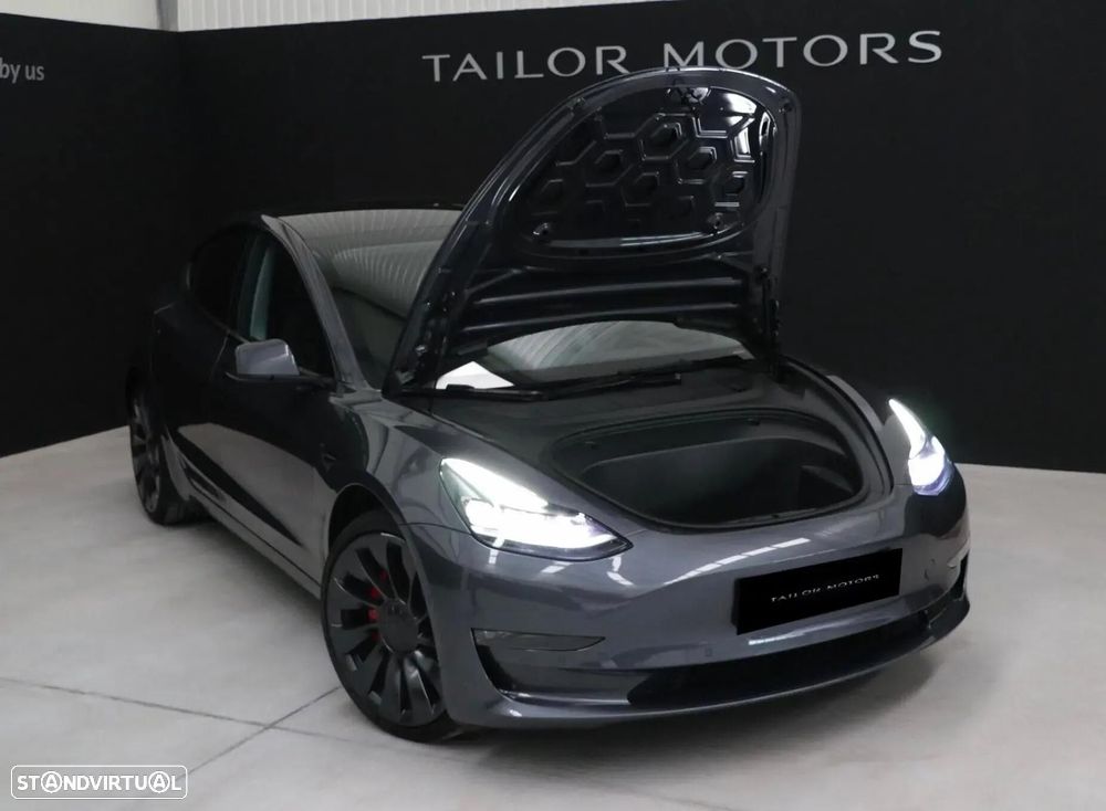 Tesla Model 3 Long Range AWD Dual Motor Performance — fotografia 2