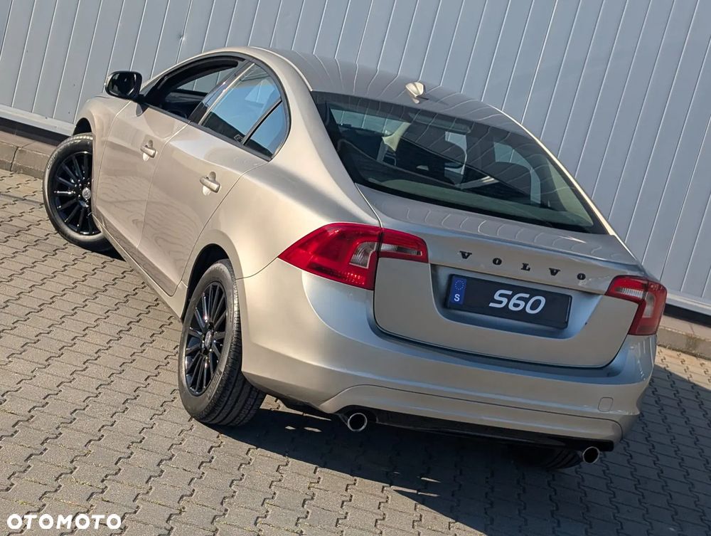 Volvo S60 T4 Momentum - 13