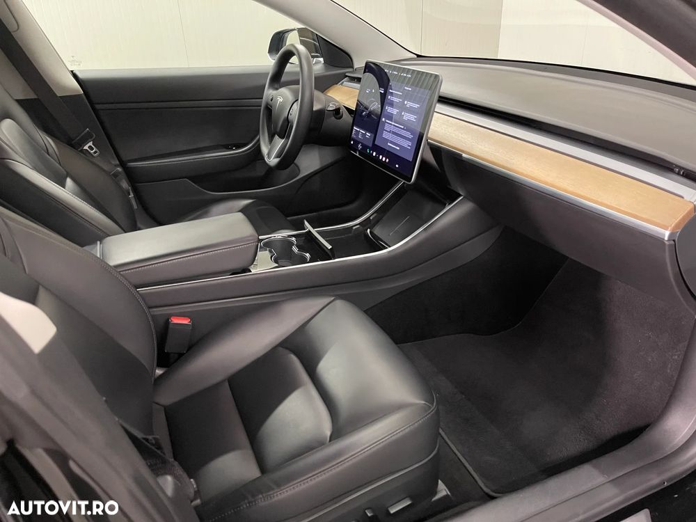 Tesla Model 3 Standard Reichweite Plus Hinterradantrieb - 11