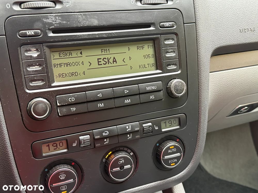 Volkswagen Golf 2.0 FSI Comfortline DSG - 16