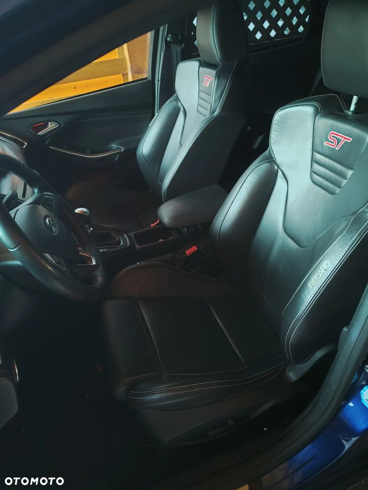 Ford Focus 2.0 EcoBoost ST - 14