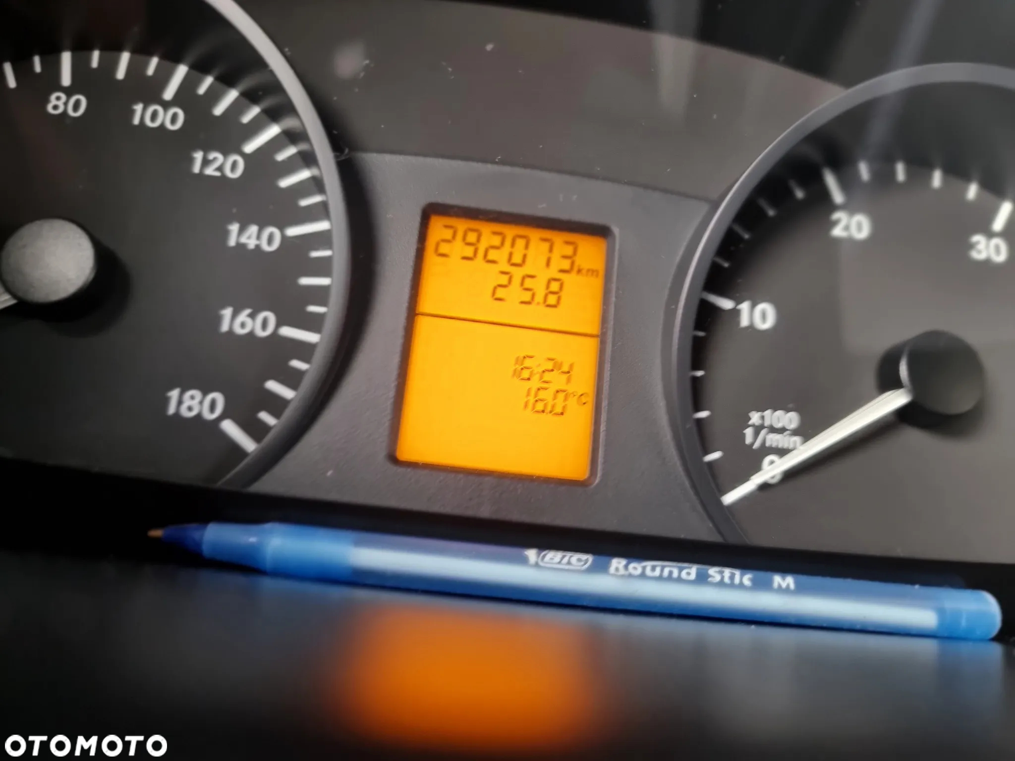 Mercedes-Benz Sprinter - 17