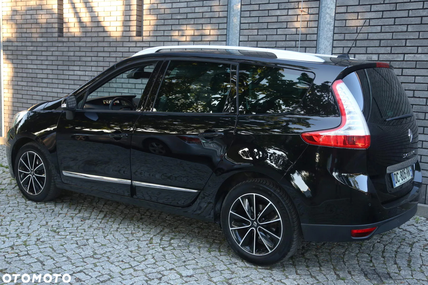 Renault Grand Scenic ENERGY TCe 130 S&S Bose Edition - 8