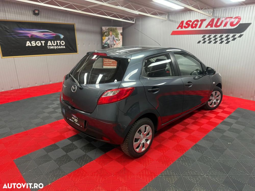 Mazda 2 - 7