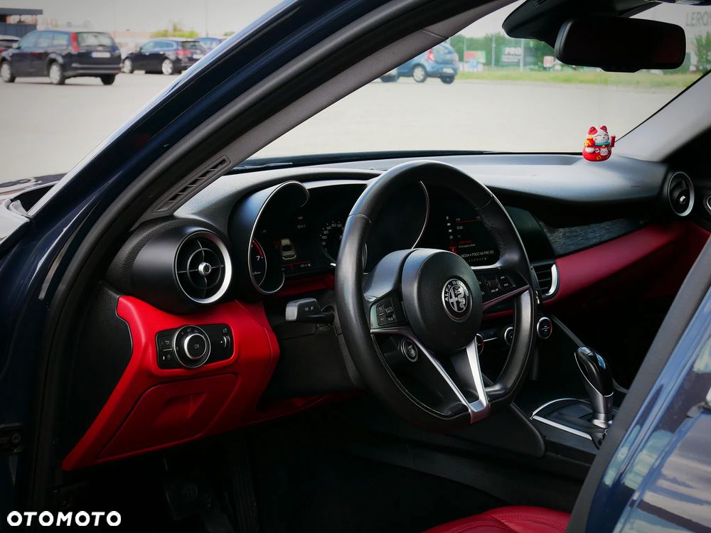 Alfa Romeo Giulia 2.0 Turbo 16V AT8 Veloce - 11