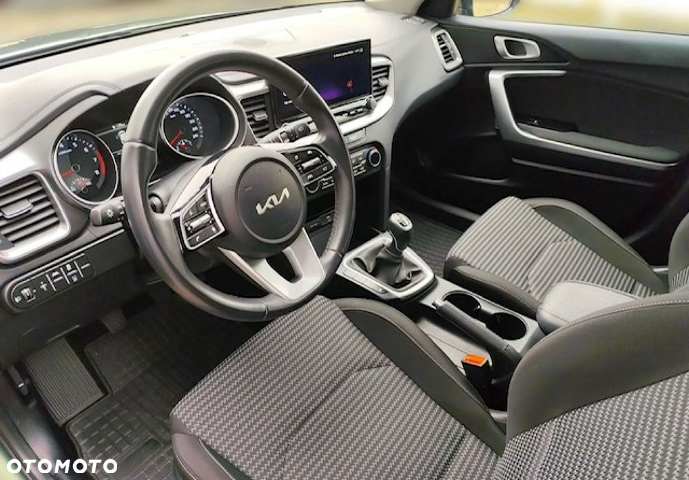 Kia Ceed - 15