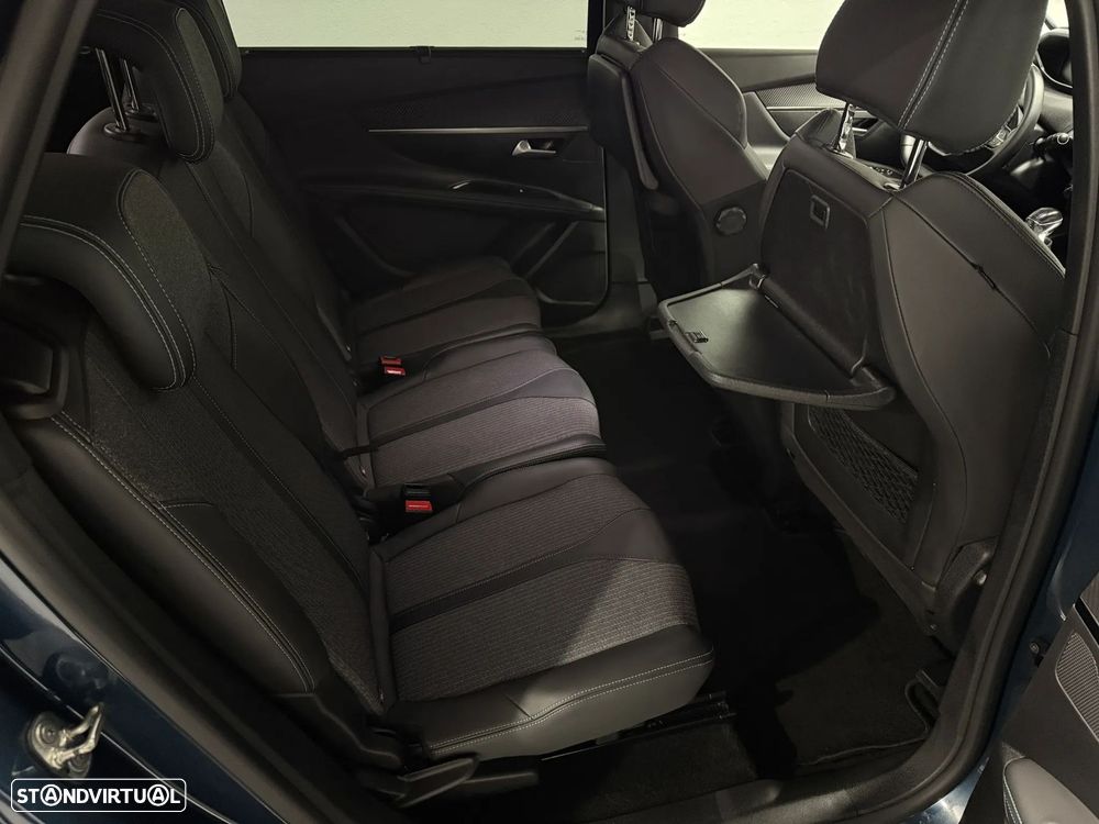 Peugeot 5008 1.2 PureTech Allure — fotografia 18