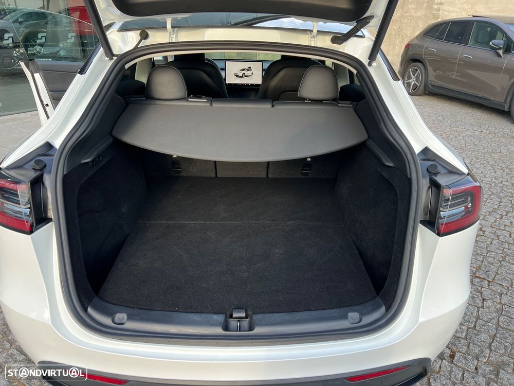 Tesla Model Y Standard RWD - 15