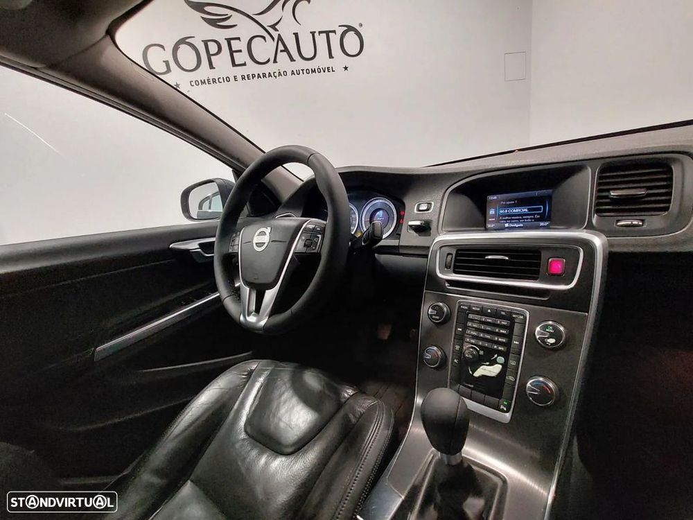 Volvo V60 2.0 D3 Momentum - 5