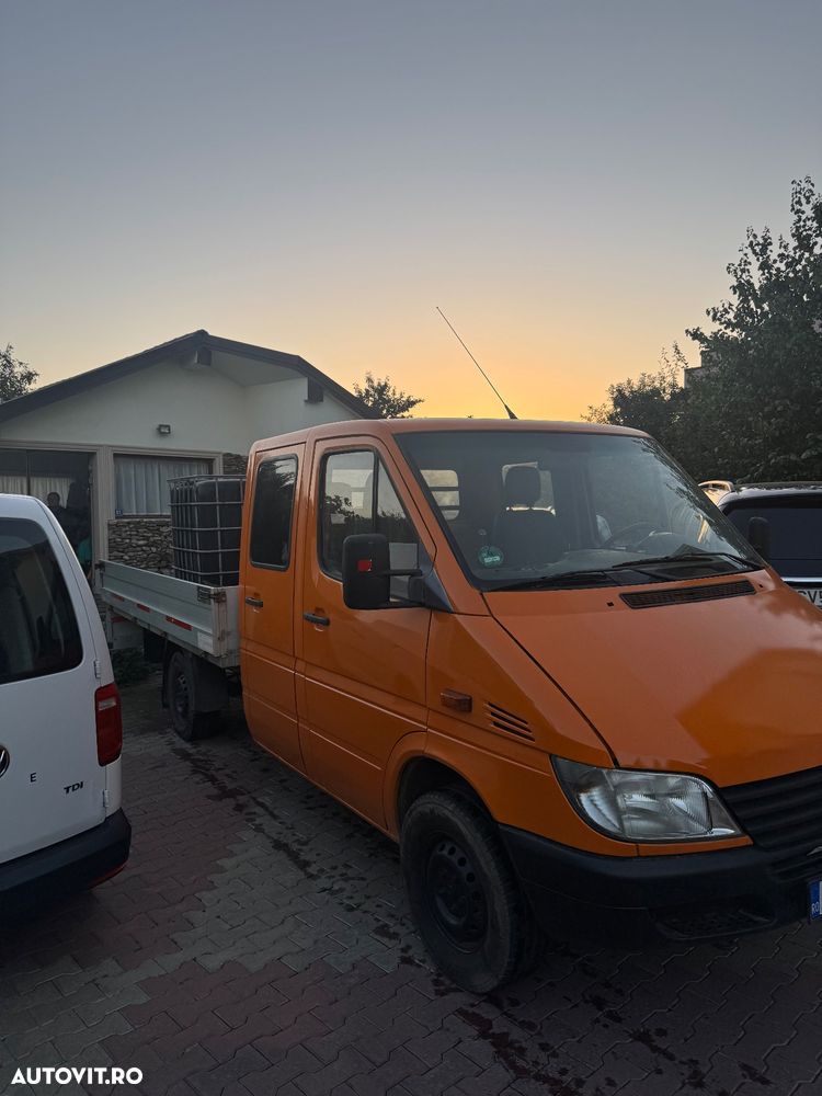 Mercedes-Benz Sprinter 208 Doka - 4