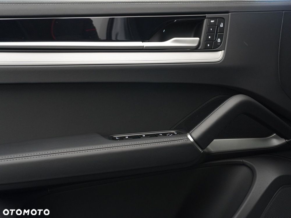 Porsche Cayenne Black Edition - 19