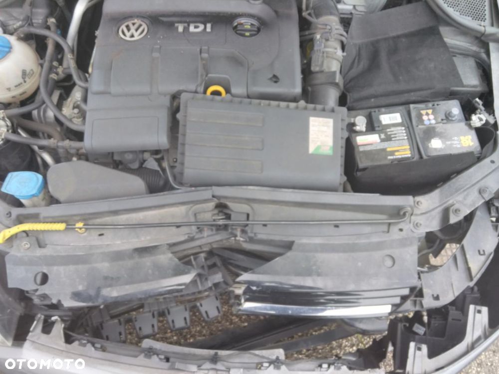 Volkswagen Polo 1.4 TDI Blue Motion Technology Lounge - 6