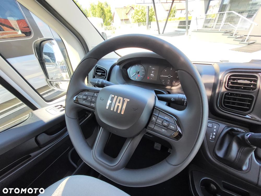 LMC INNOVAN 600 Fiat Ducato "Heck Edition" - 19