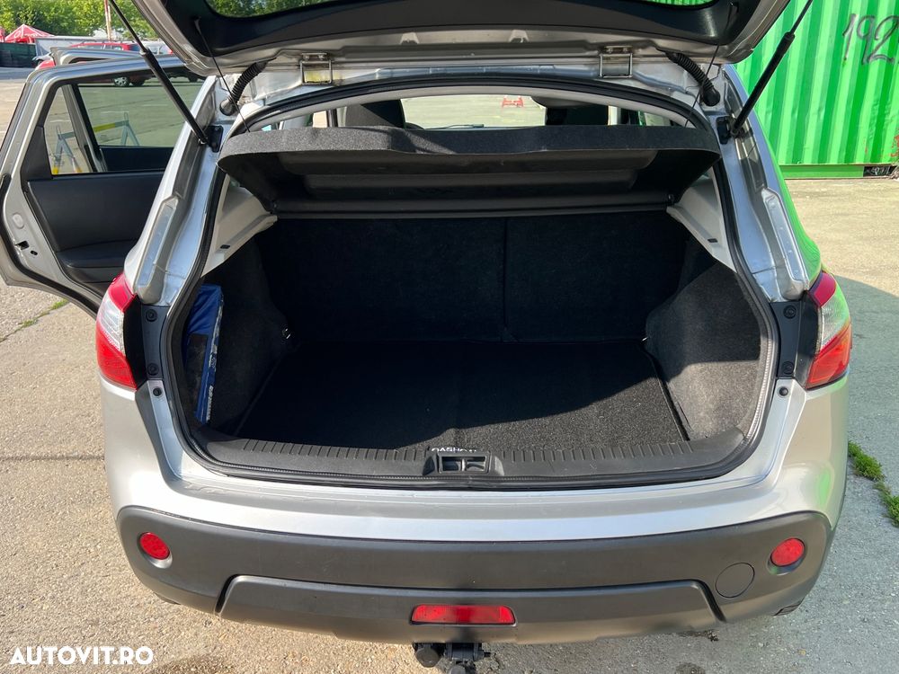 Nissan Qashqai 1.6 dCi DPF 4x4 acenta - 10