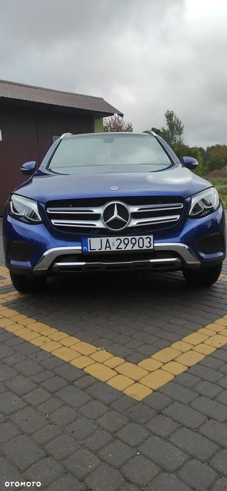 Mercedes-Benz GLC 300 4Matic 9G-TRONIC AMG Line - 3