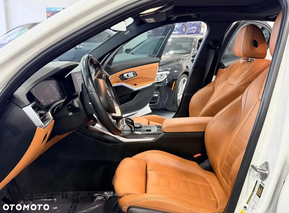 BMW Seria 3 330i xDrive M Sport - 10