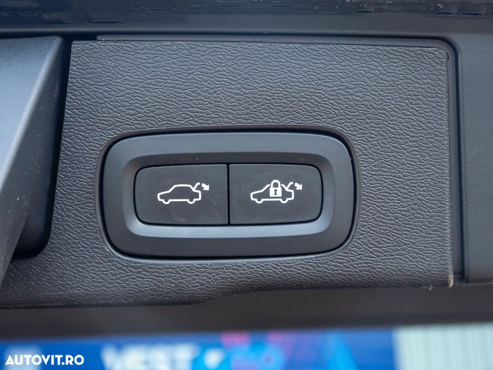 Volvo XC 60 B4 D AWD Geartronic Momentum - 27