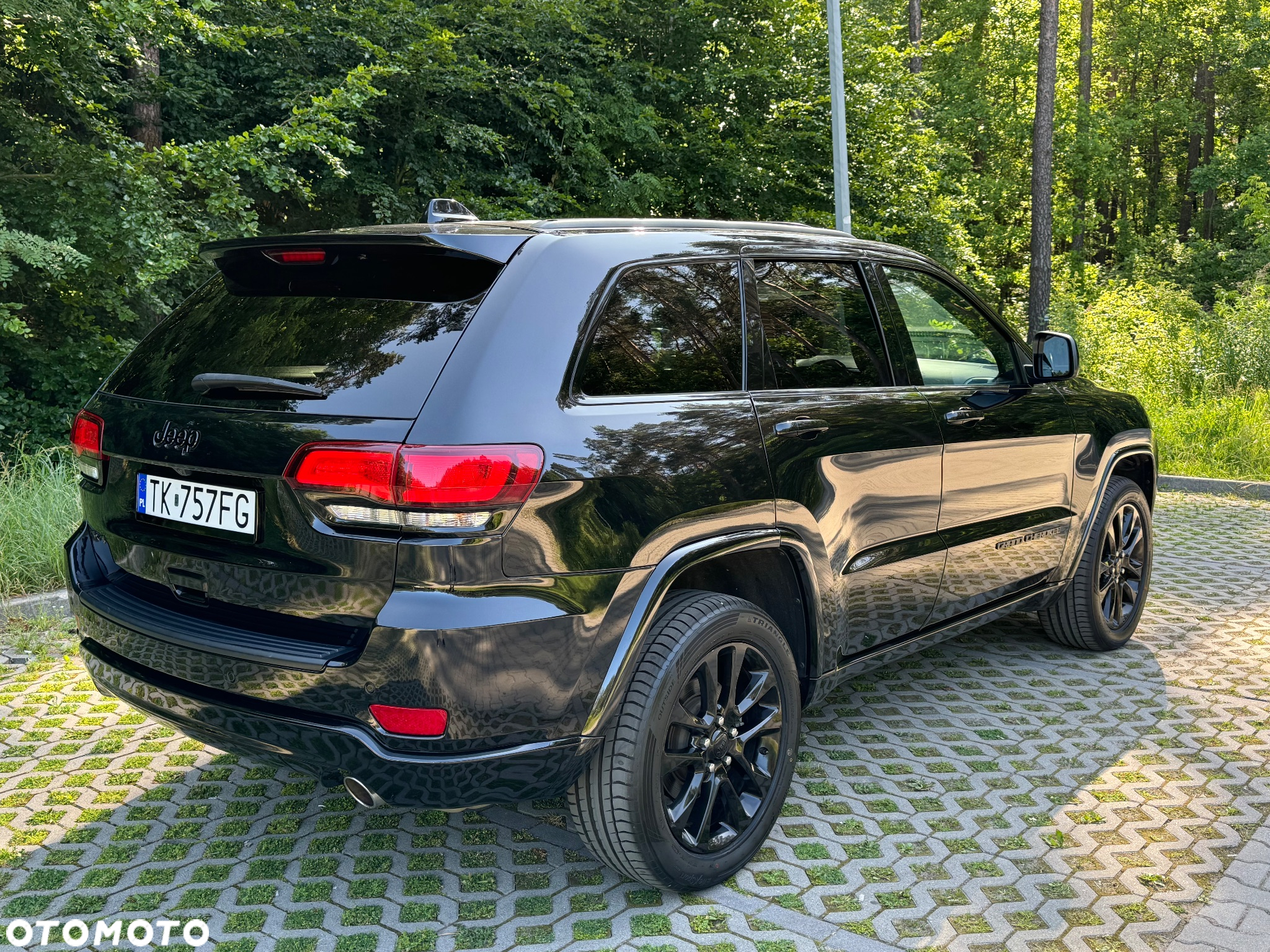 Jeep Grand Cherokee - 16