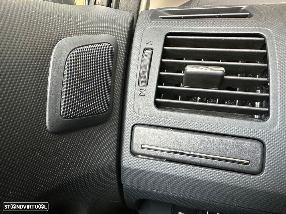 Toyota Auris 1.4 D-4D Exclusive+Navi - 27