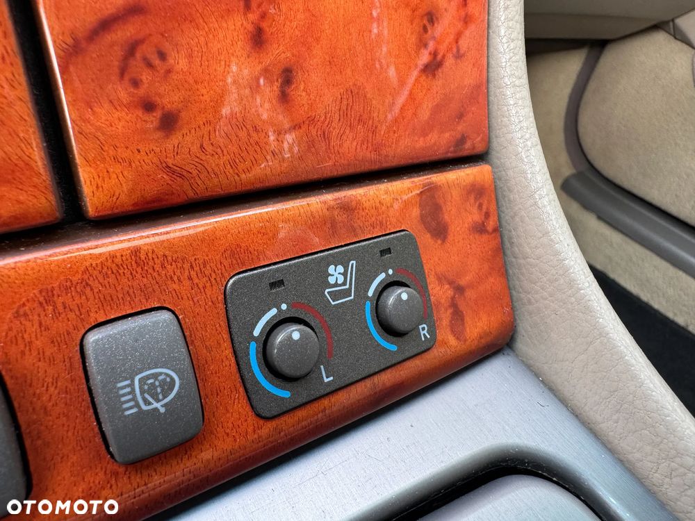 Lexus LS High Class - 39