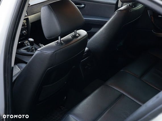 BMW Seria 3 - 25