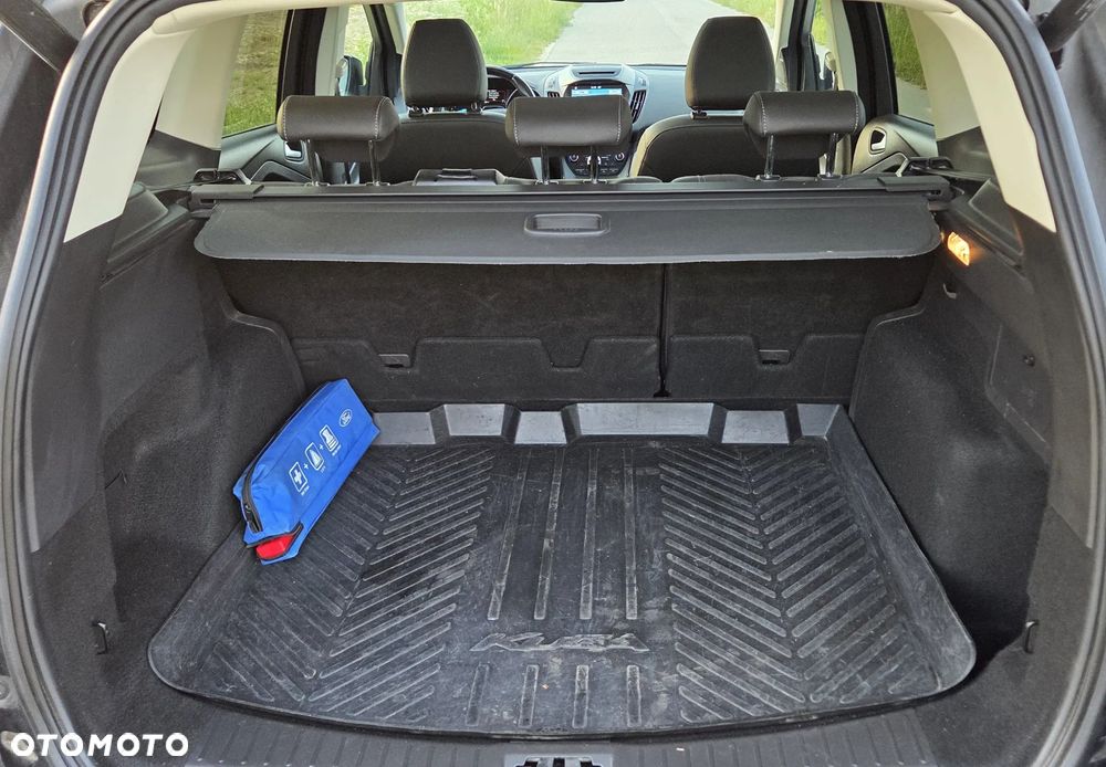Ford Kuga 1.5 EcoBoost 2x4 Titanium - 31