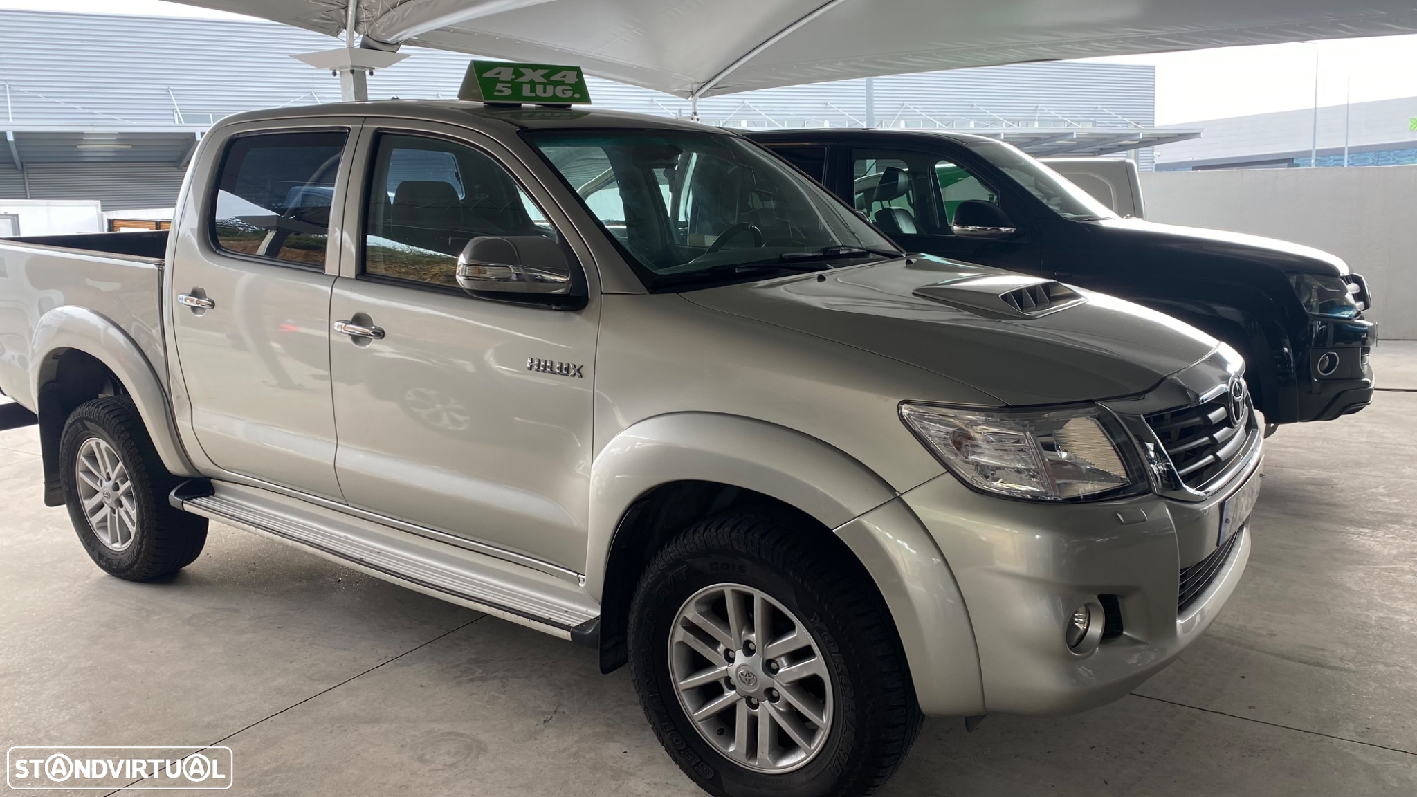 Toyota Hilux 3.0 D-4D 4WD CD Tracker CA+EP+Navi+PM - 4