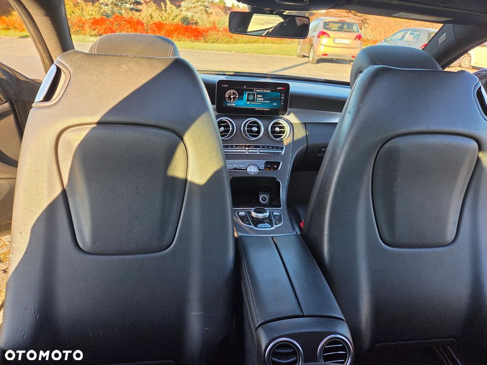 Mercedes-Benz Klasa C 300 4Matic 9G-TRONIC AMG Line Plus - 18