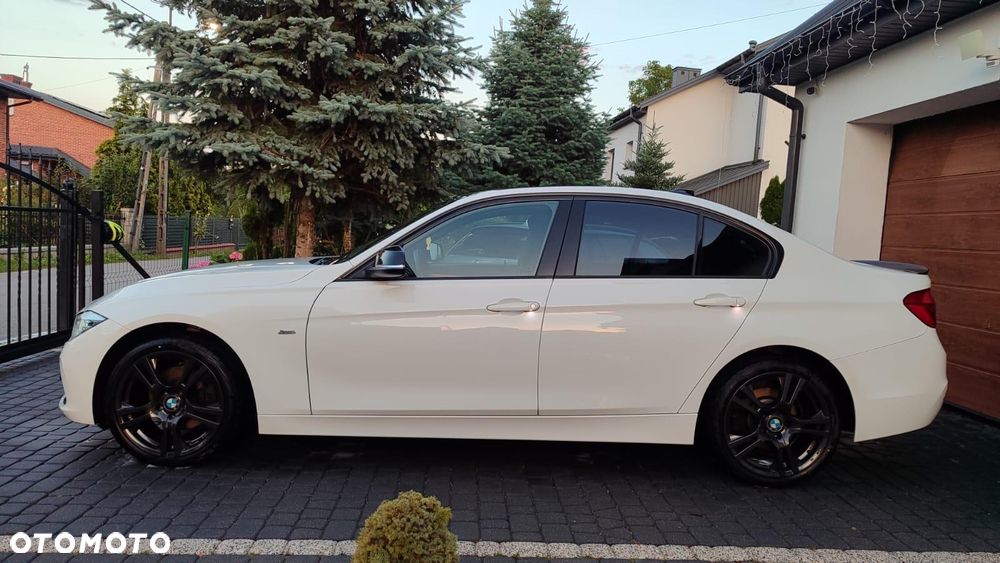 BMW Seria 3 320d Sport Line - 7