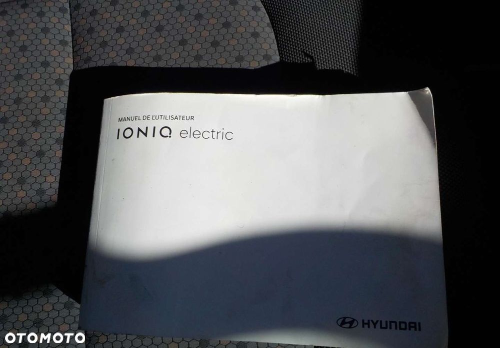 Hyundai IONIQ - 16