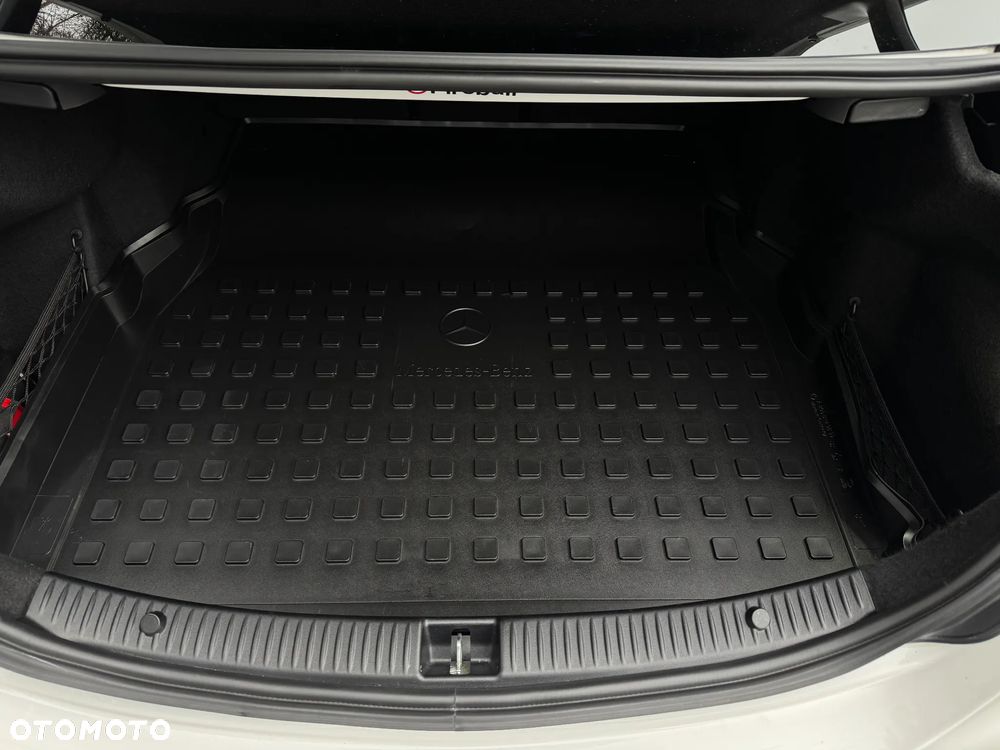 Mercedes-Benz Klasa C 200 4-Matic 9G-TRONIC - 16