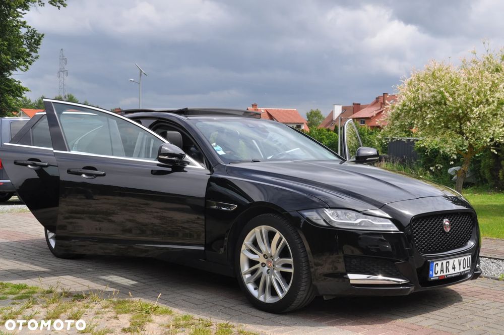 Jaguar XF 20d R-Sport - 22